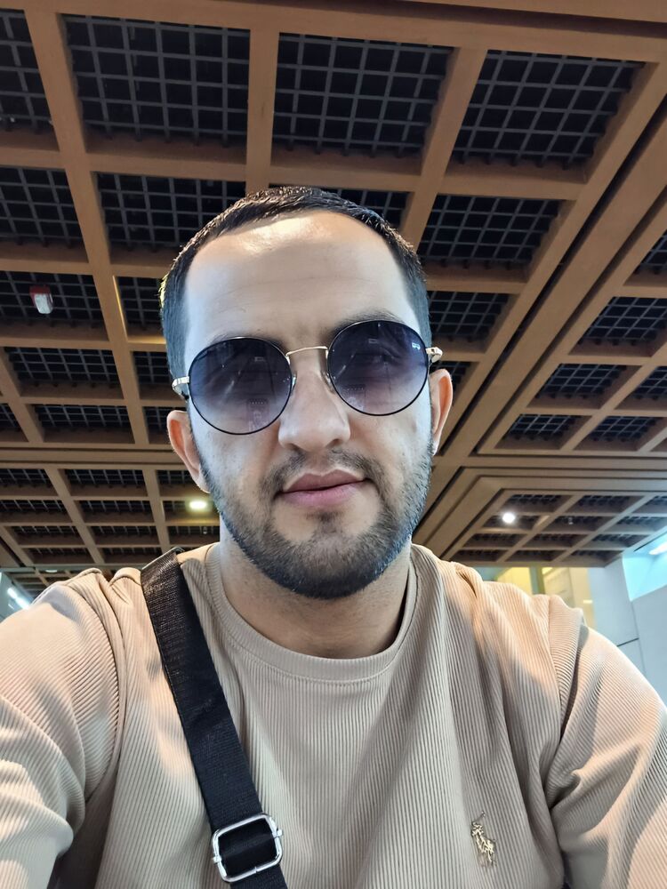  ,   Shoxrux, 32 ,   ,   
