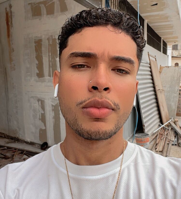  --,   Gusthavo, 26 ,   ,   