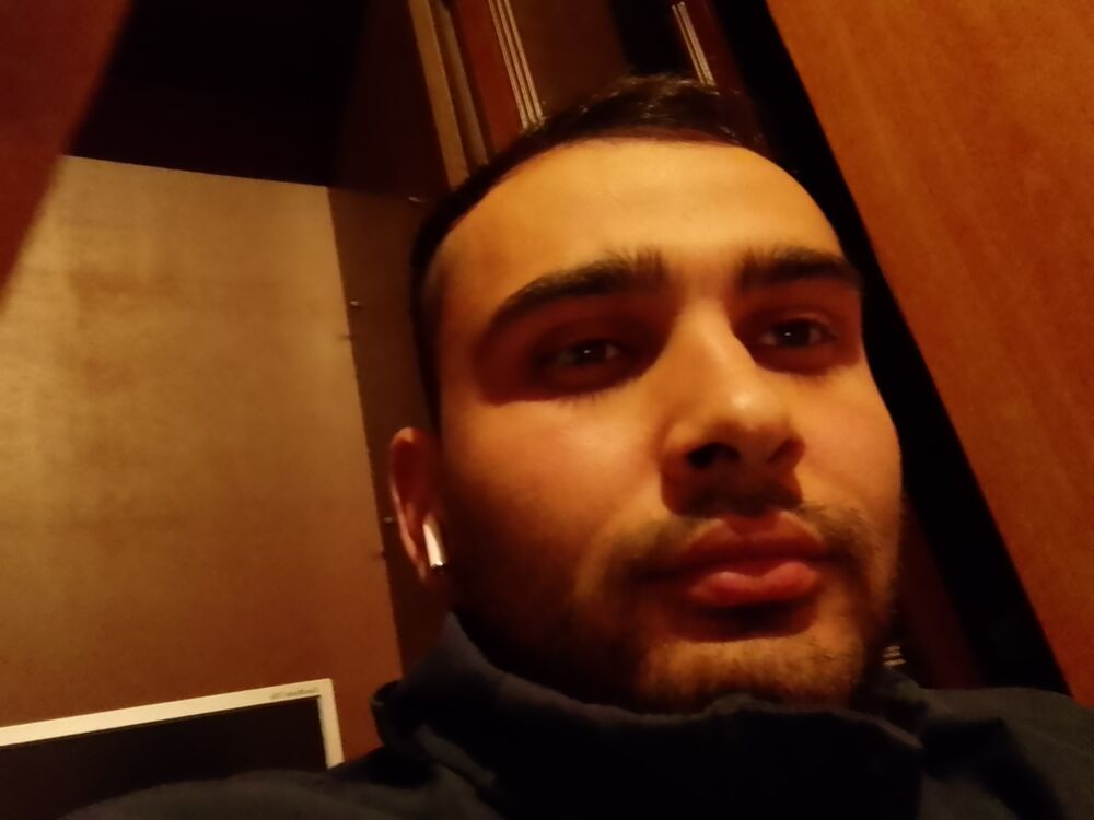  ,   Idris, 20 ,   ,   