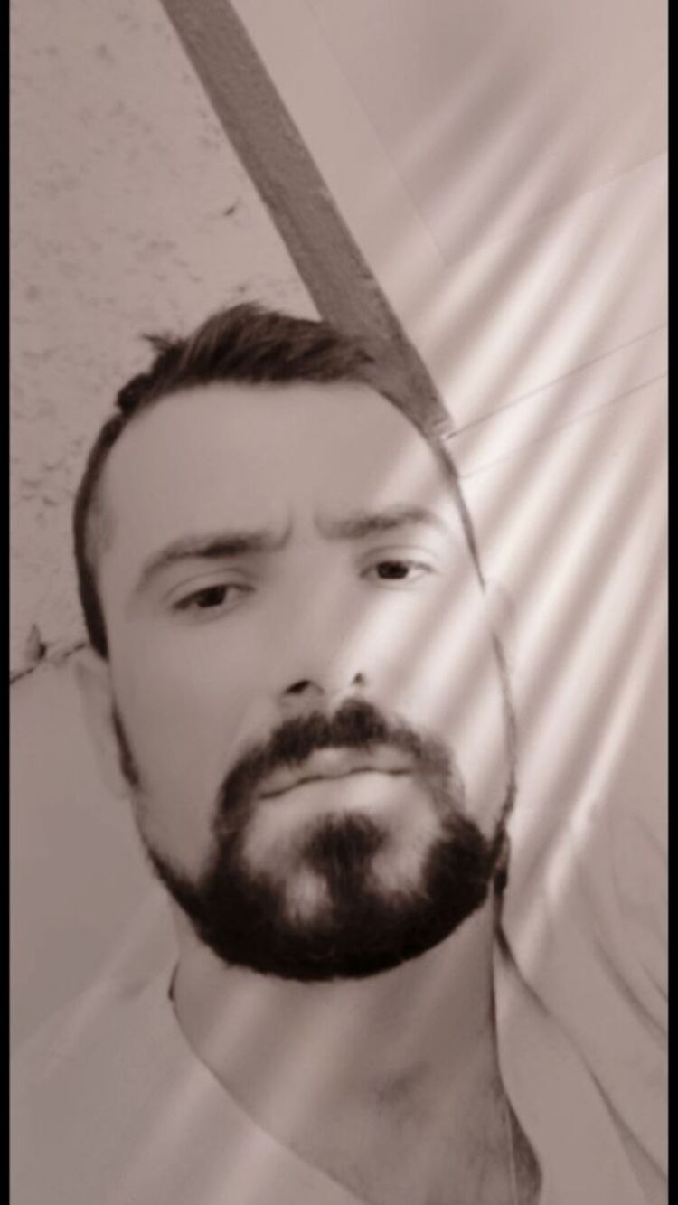  53879607  Vasile, 32 ,    