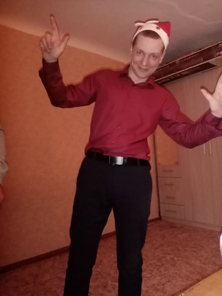  ,   Igor, 28 ,   ,   