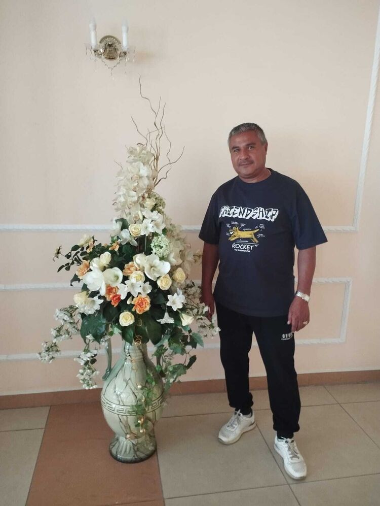  53785737  Nurik, 48 ,    