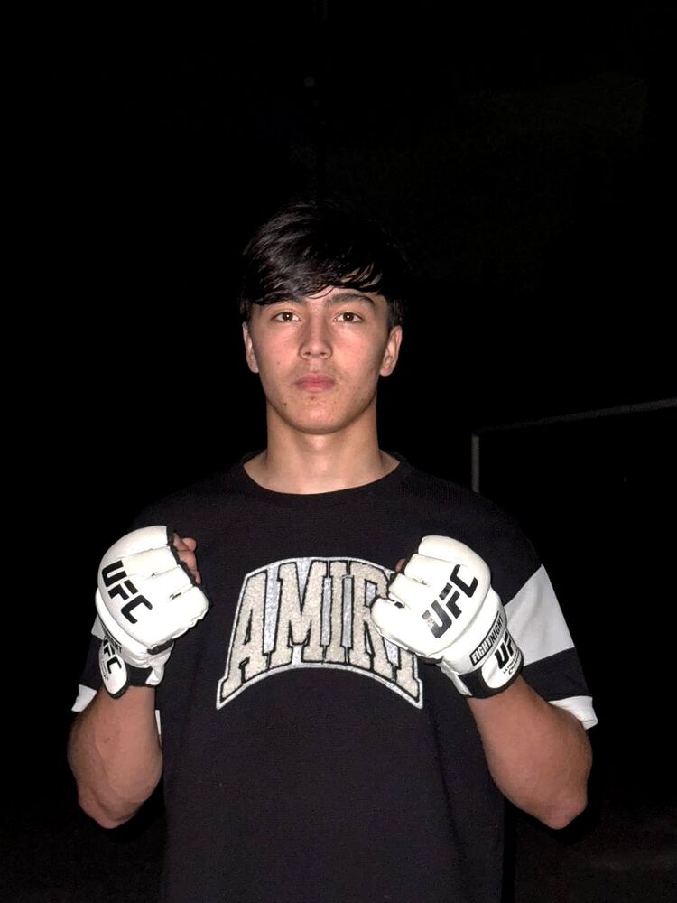  52074437  Diyorbek, 18 ,    