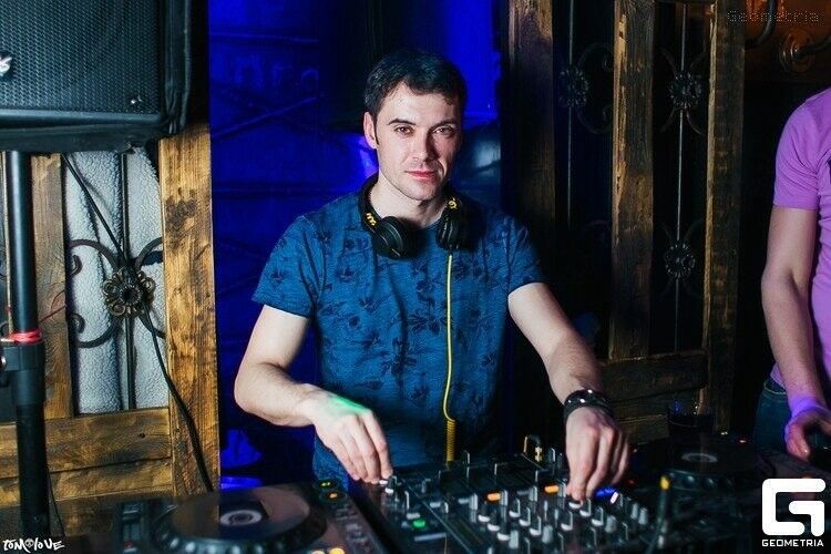  13064427  DMITRIY, 42 ,    