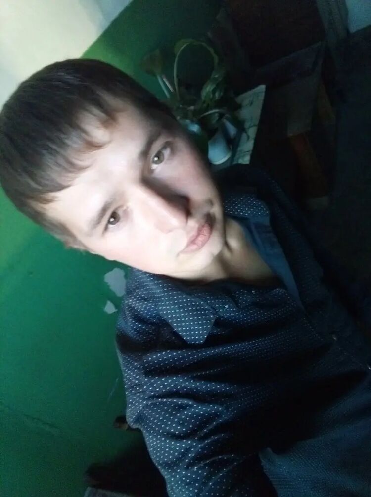  31960817  Mikhail, 29 ,    