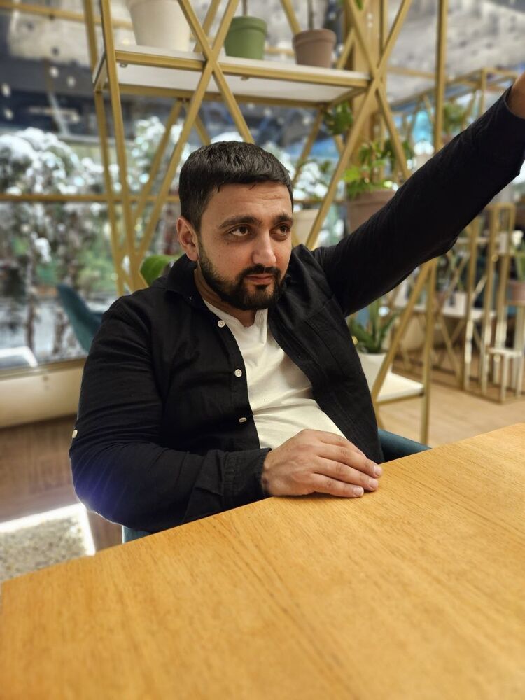  48421427  Sergei, 32 ,    