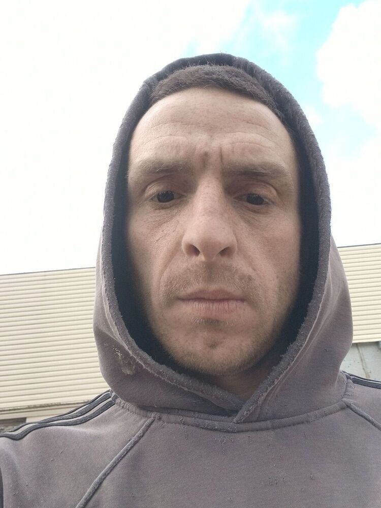  53887047  Roman, 35 ,     