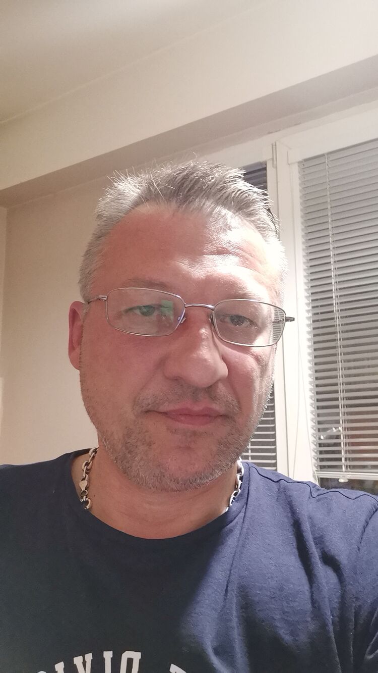  26715397  Petko, 49 ,    