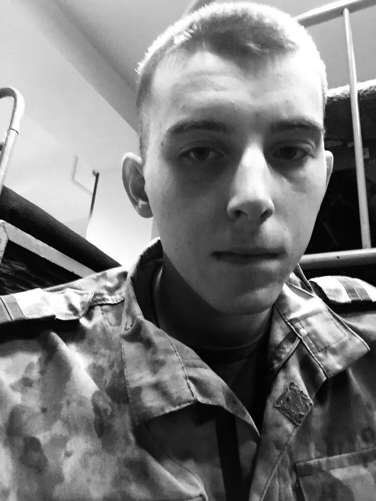  41193987  Vlad, 25 ,    