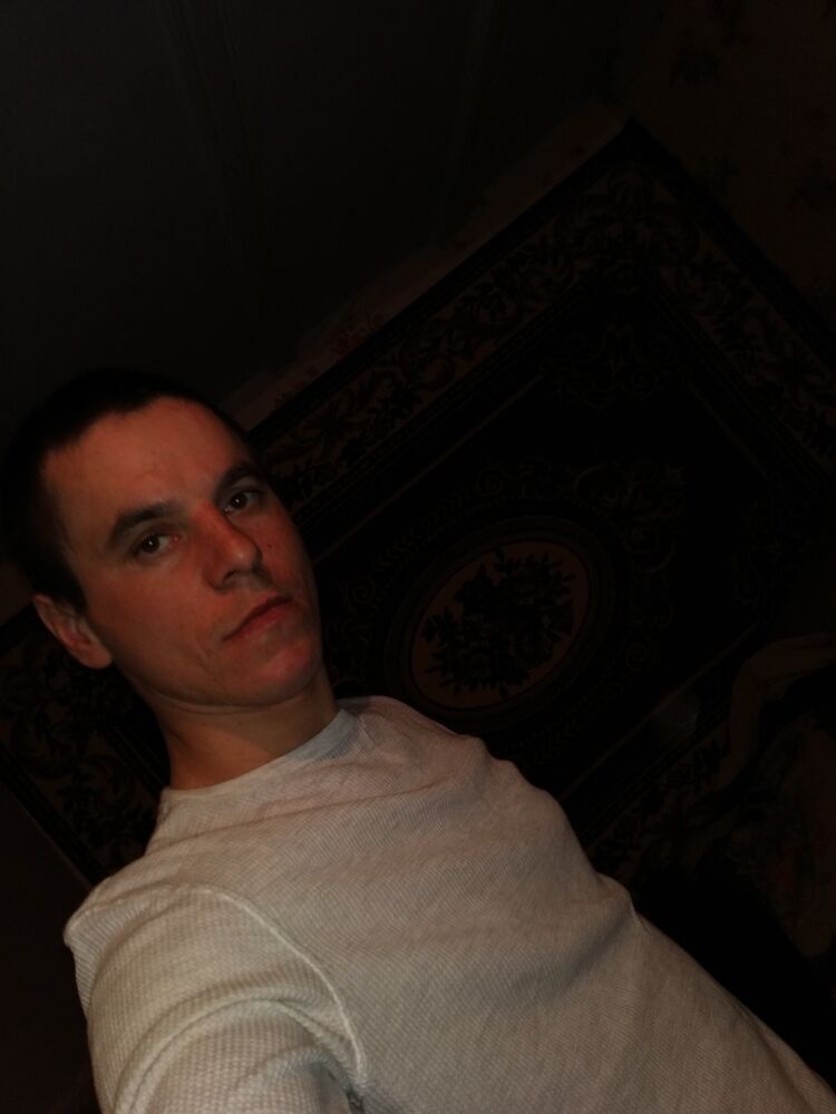  16046487  Vadim, 33 ,    
