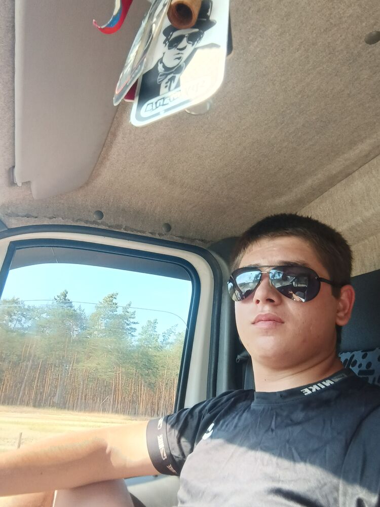  52761287  Ivan, 20 ,    