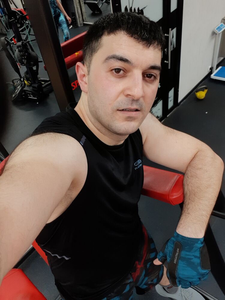  48977967  , 33 ,    