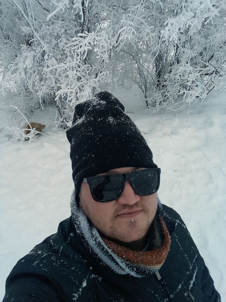  32314527  Murad, 33 ,    