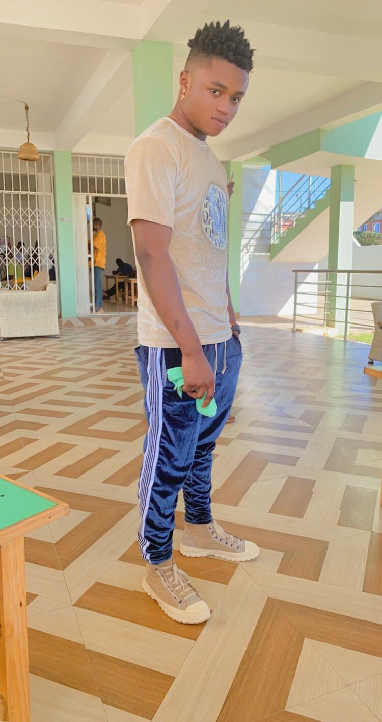 23981637  Anthony, 28 ,    Kumasi