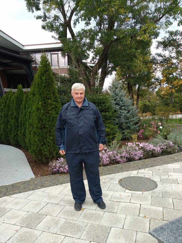 42649657  Igor, 65 ,    