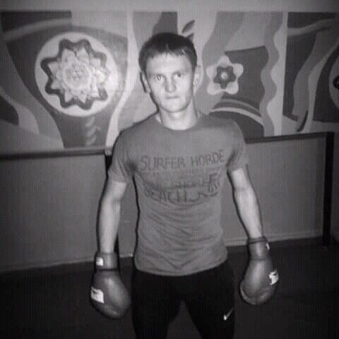  21216887  Ivan, 33 ,    