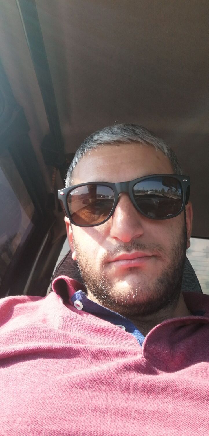  ,   Zorik, 32 ,   ,   