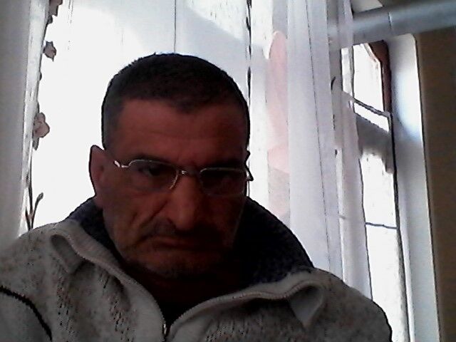  4225267  Elhan, 62 ,    