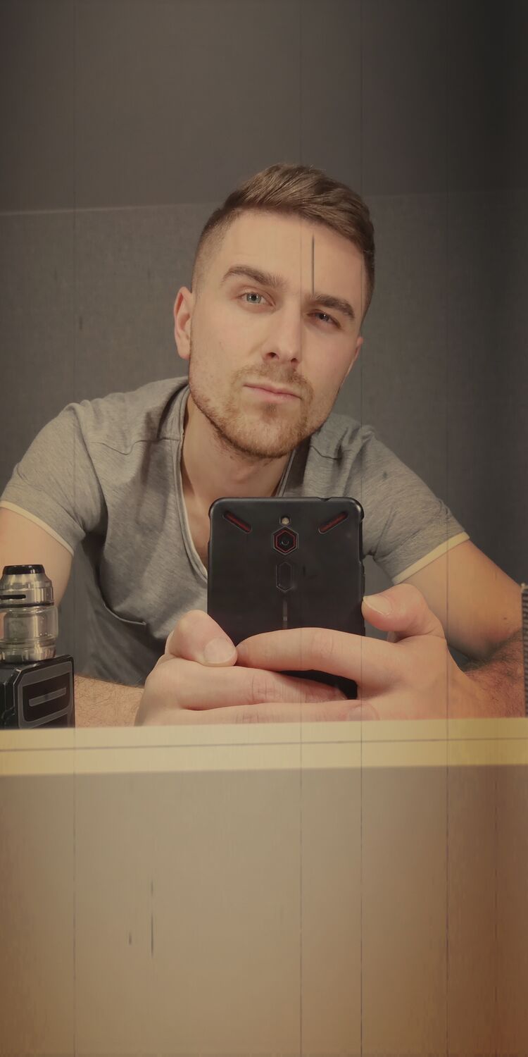  41260327  Alexander, 31 ,    
