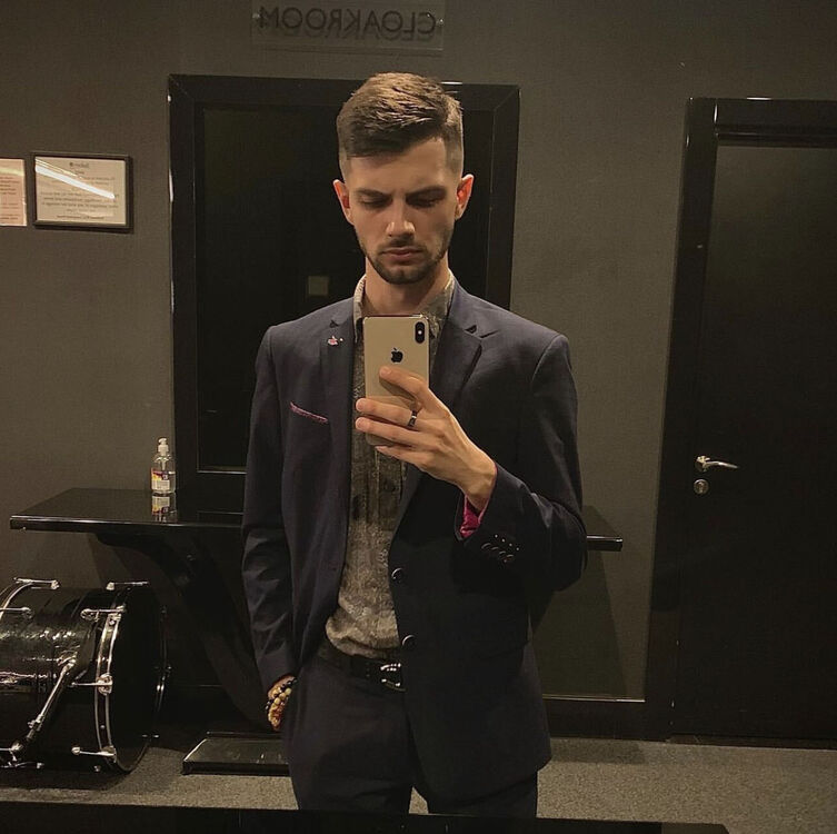  53829847  Alexandru, 26 ,    