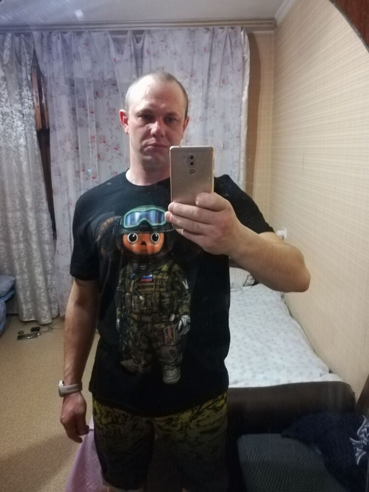  33469207  Artem, 32 ,    