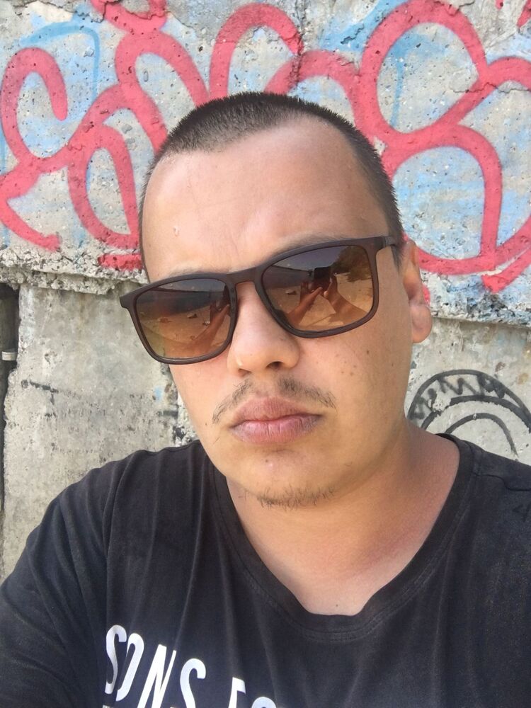  27943867  , 33 ,    