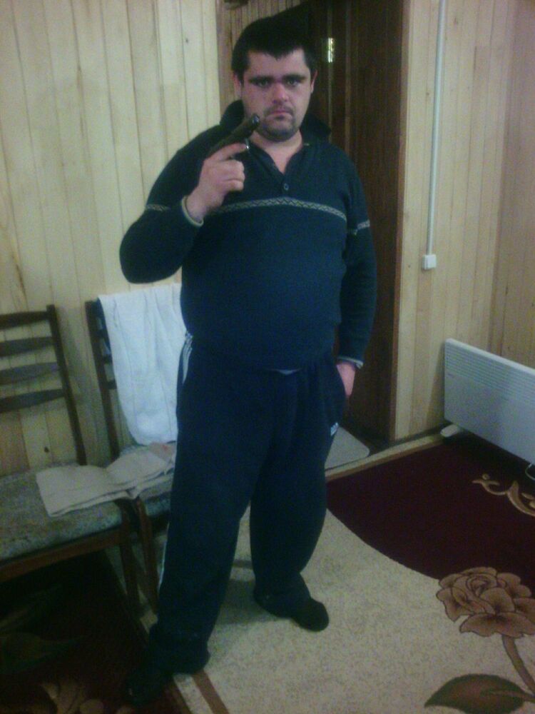  8105137  Qowun, 33 ,    