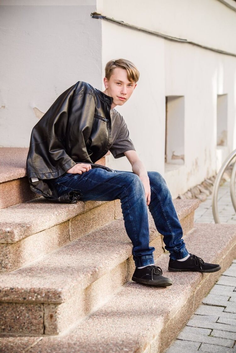  -,   , 24 ,   