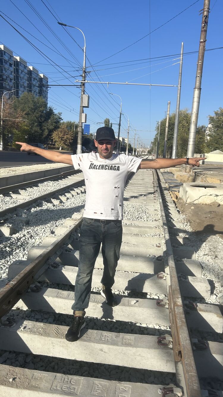  46863617  , 41 ,    