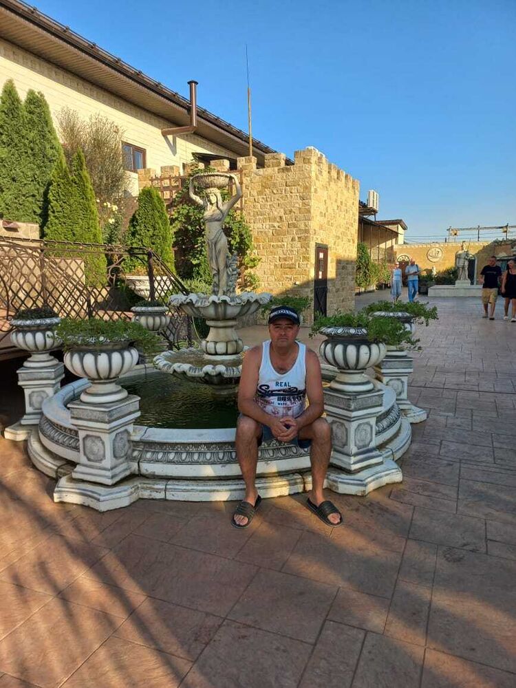  37685477  Teymur, 49 ,    