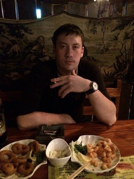  ,   Denis Gucci, 38 ,   ,   , c 