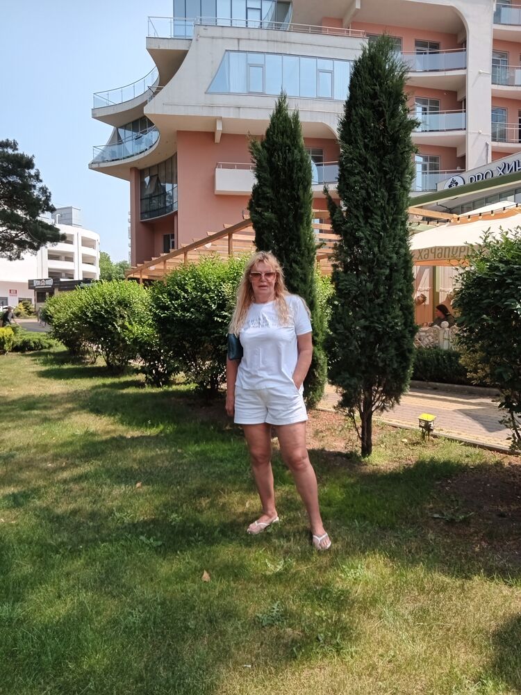  51926017  Milena, 58 ,    
