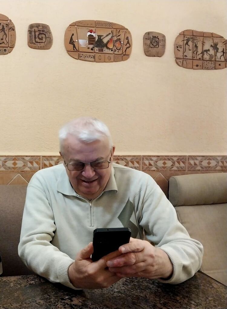  42903297  , 74 ,    