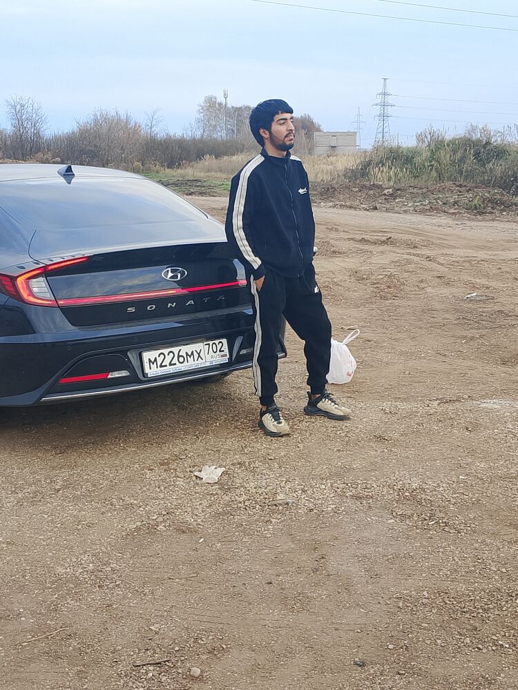  46944657  Barat, 25 ,    