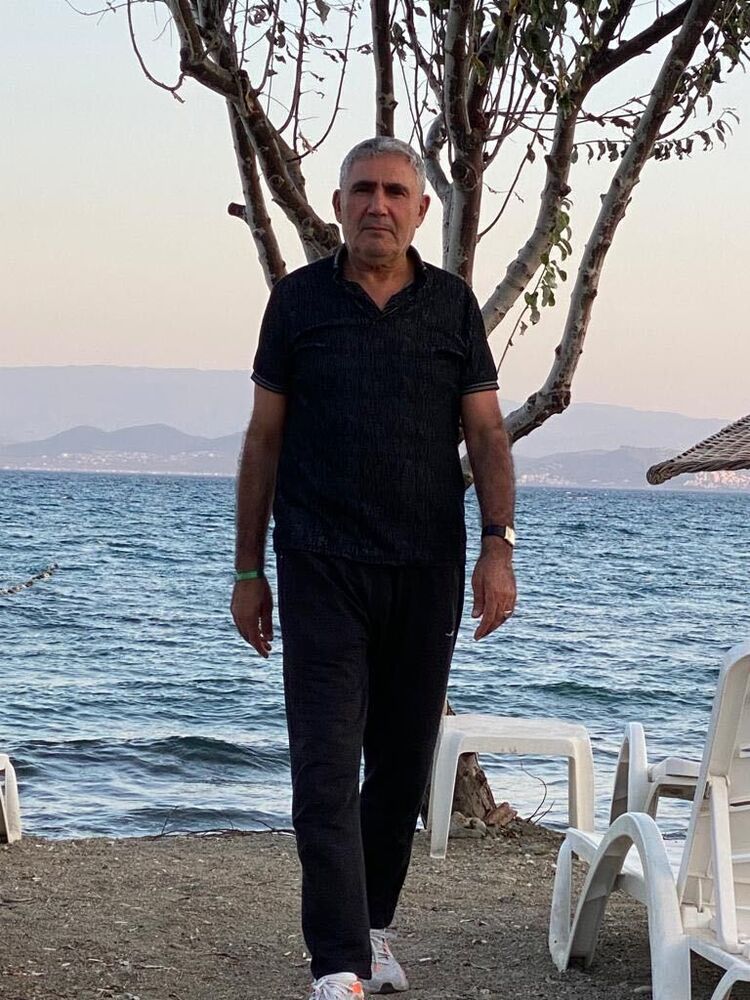  52648447  Ahmet, 63 ,    