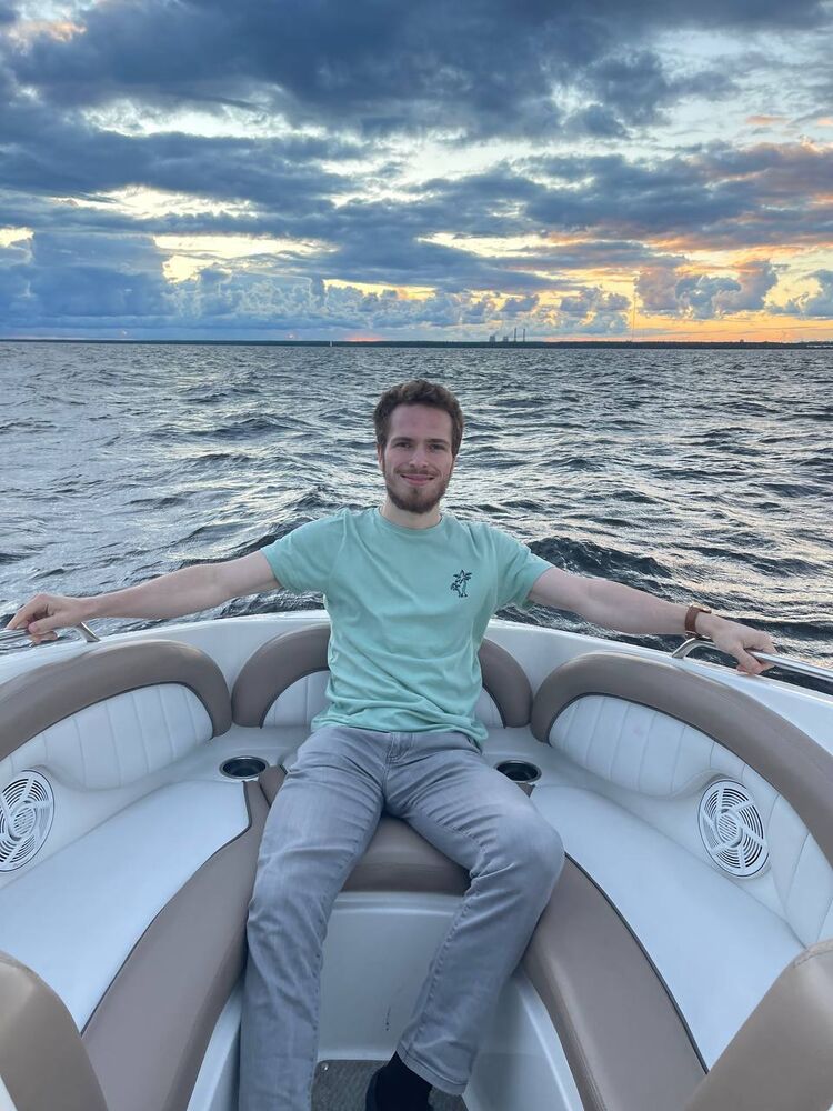 -,   , 27 ,   
