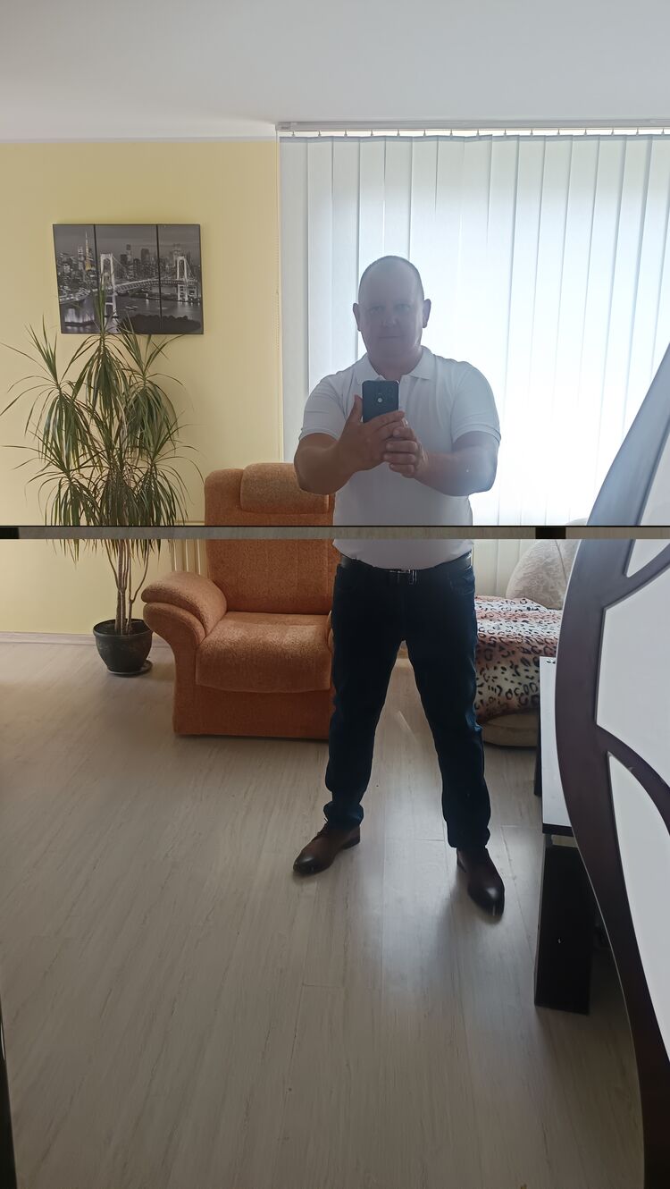  53246827  Igor, 49 ,    