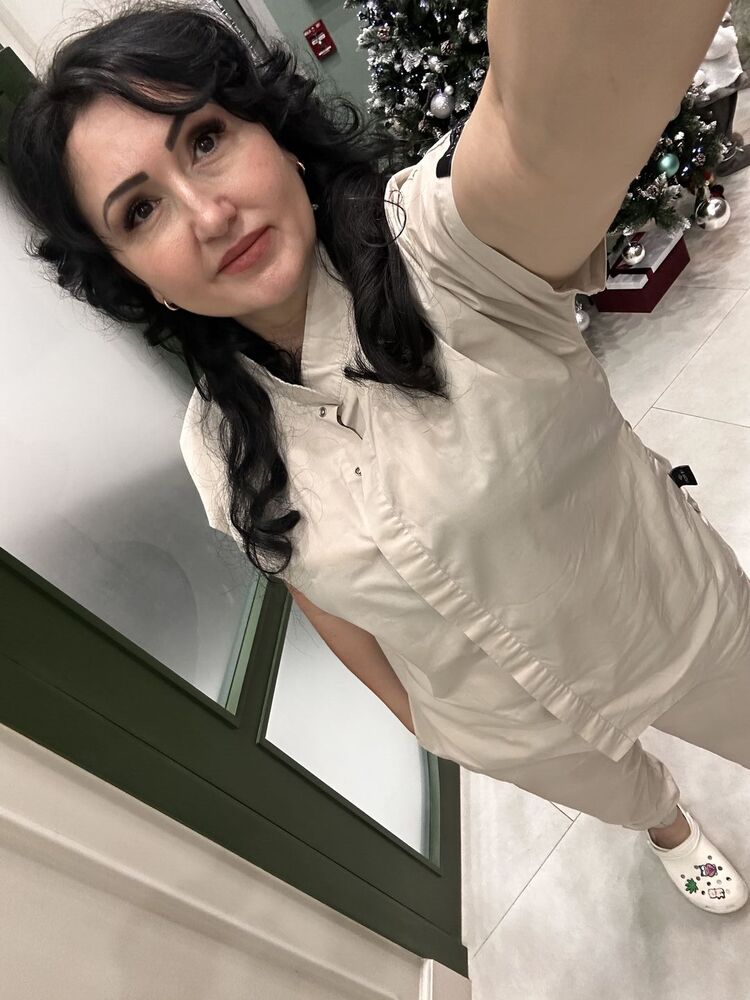  ,   Alya, 43 ,   c 