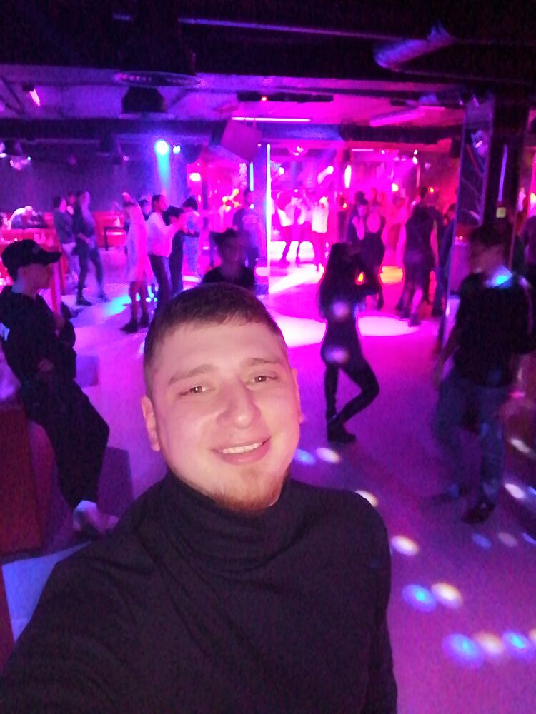  28885617  Umar, 34 ,    