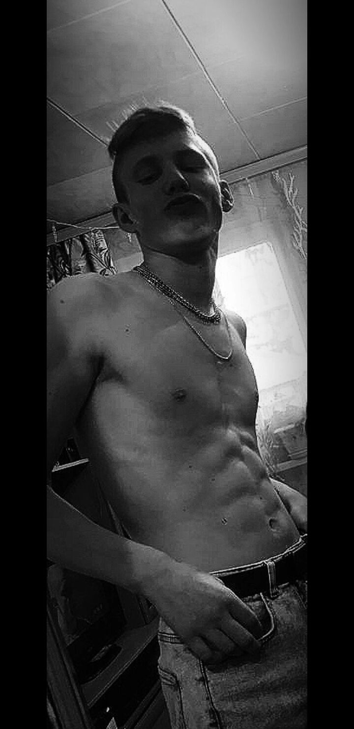  29091117  Alexander, 24 ,    