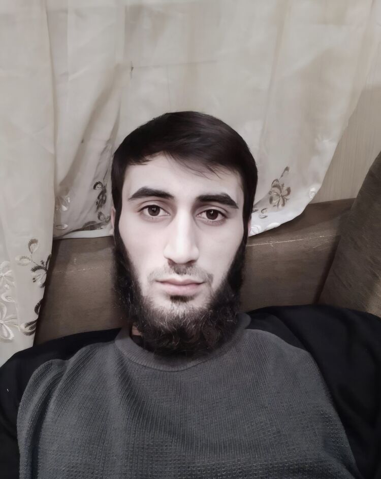  45300787  Abubakr, 25 ,    