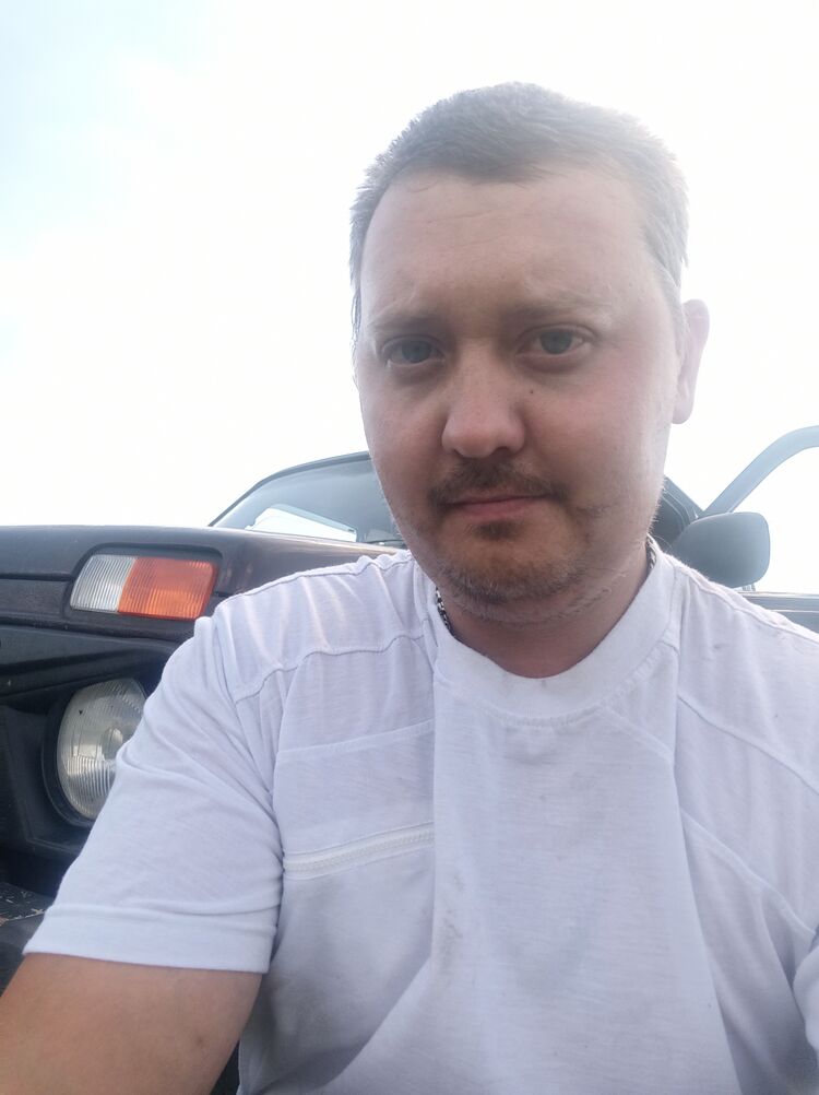  43862397  Alexander, 31 ,    