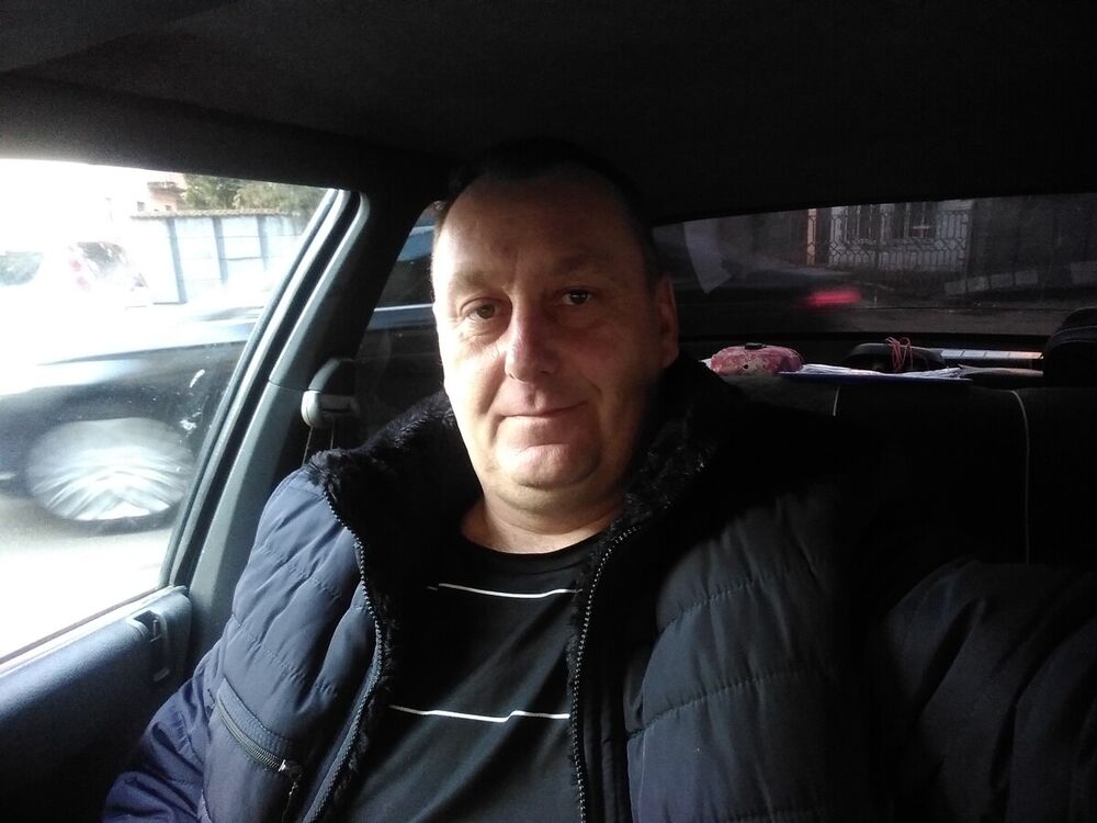  21335257  Andriu, 45 ,    