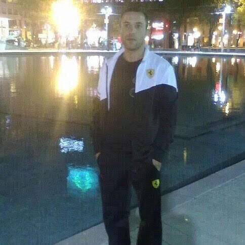  53381107  Vahan, 41 ,    