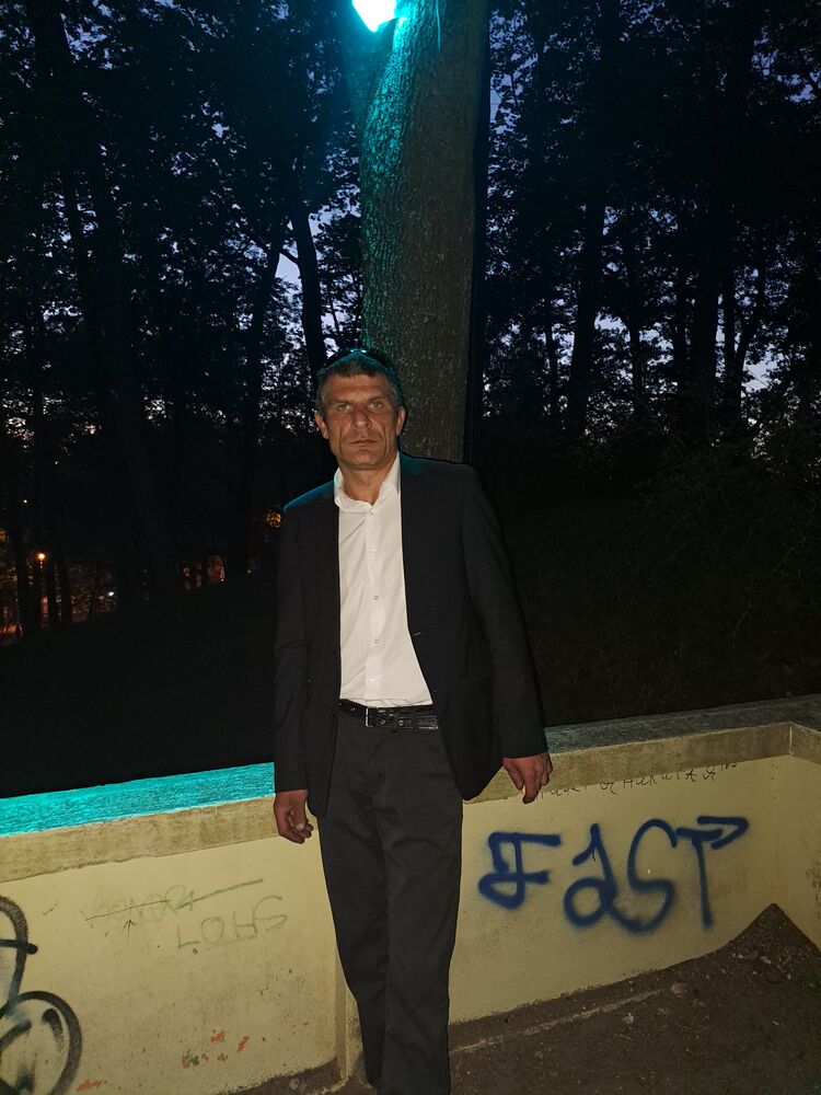  28520617  Aleksandr, 41 ,    