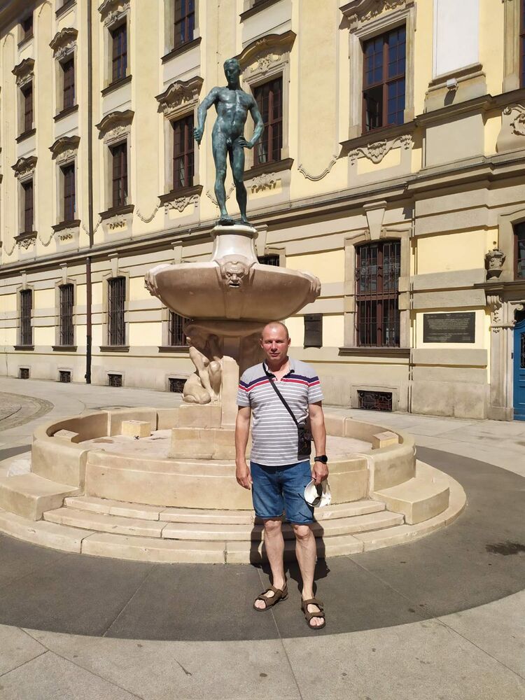  23551967  Andrey, 52 ,    