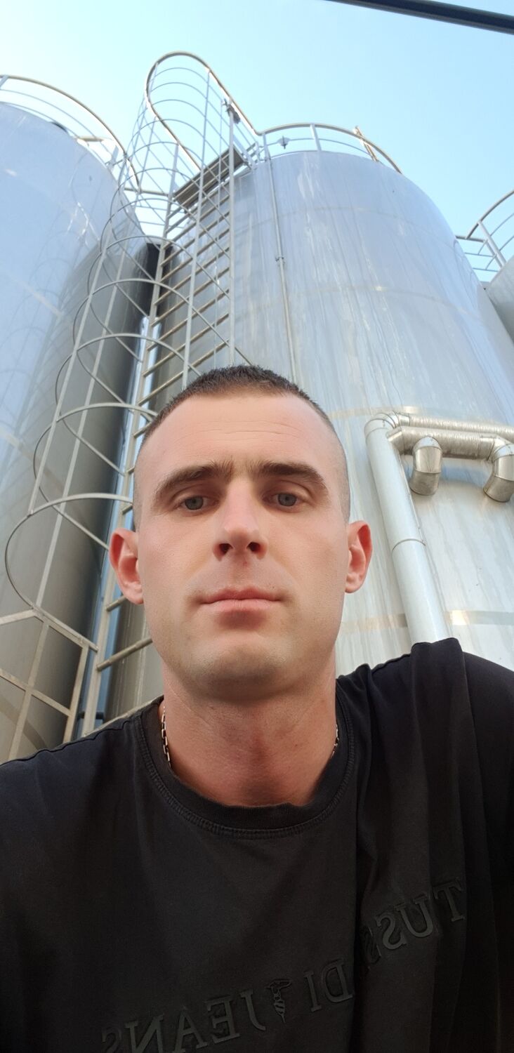  39327757  Ivan, 31 ,    Castelleone
