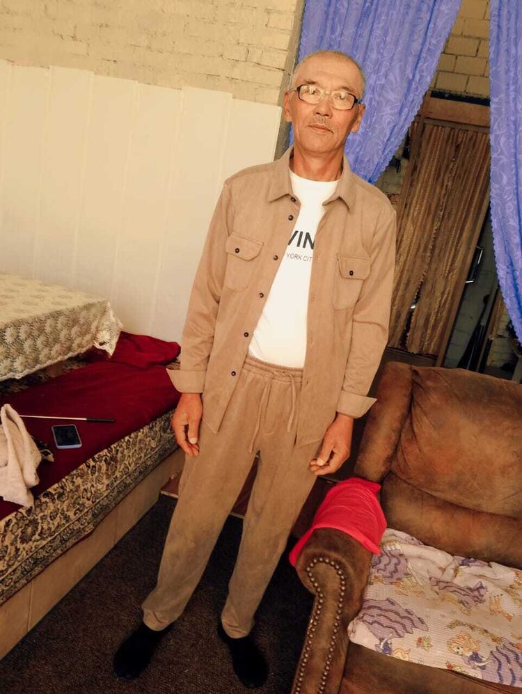  46288037  Anvar, 67 ,    