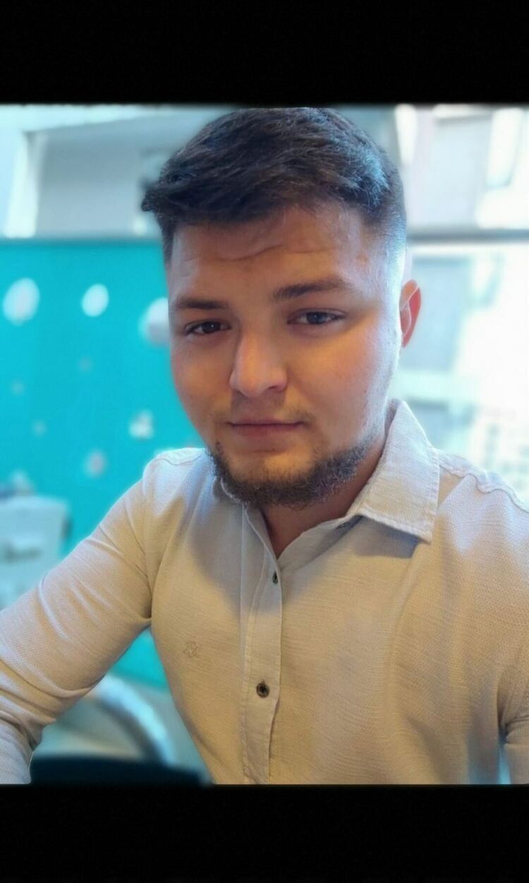  53813587  , 29 ,    King George