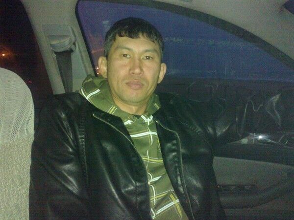  9322687  Ruslan, 46 ,    